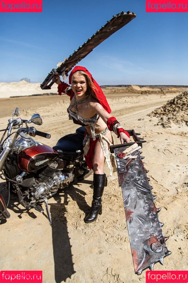 Majorkill's Warhammer 40k Cosplay Onlyfans Photo Gallery 