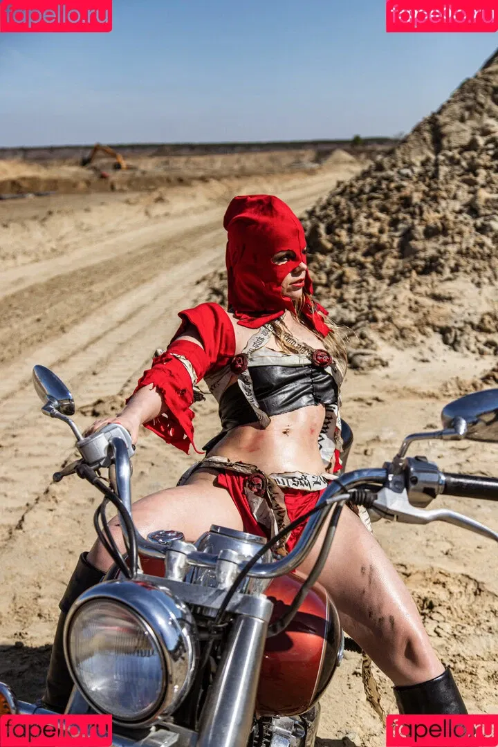 Majorkill's Warhammer 40k Cosplay Onlyfans Photo Gallery 