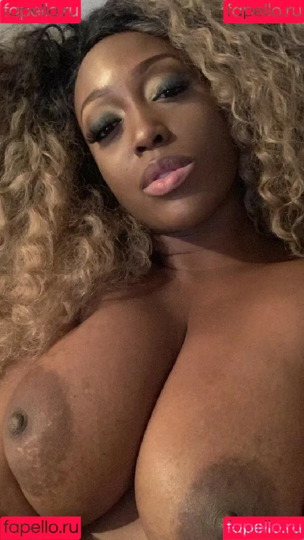 Glamazontyomi Onlyfans Photo Gallery 