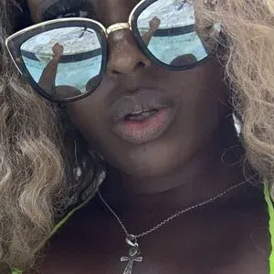 Glamazontyomi Onlyfans Photo Gallery 