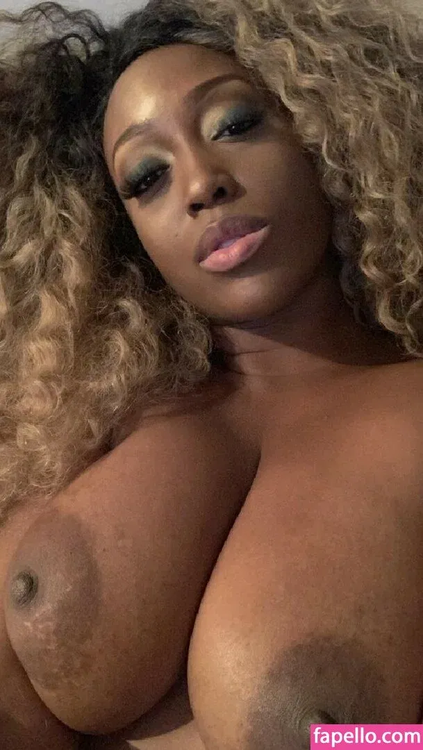 Glamazontyomi Onlyfans Photo Gallery 