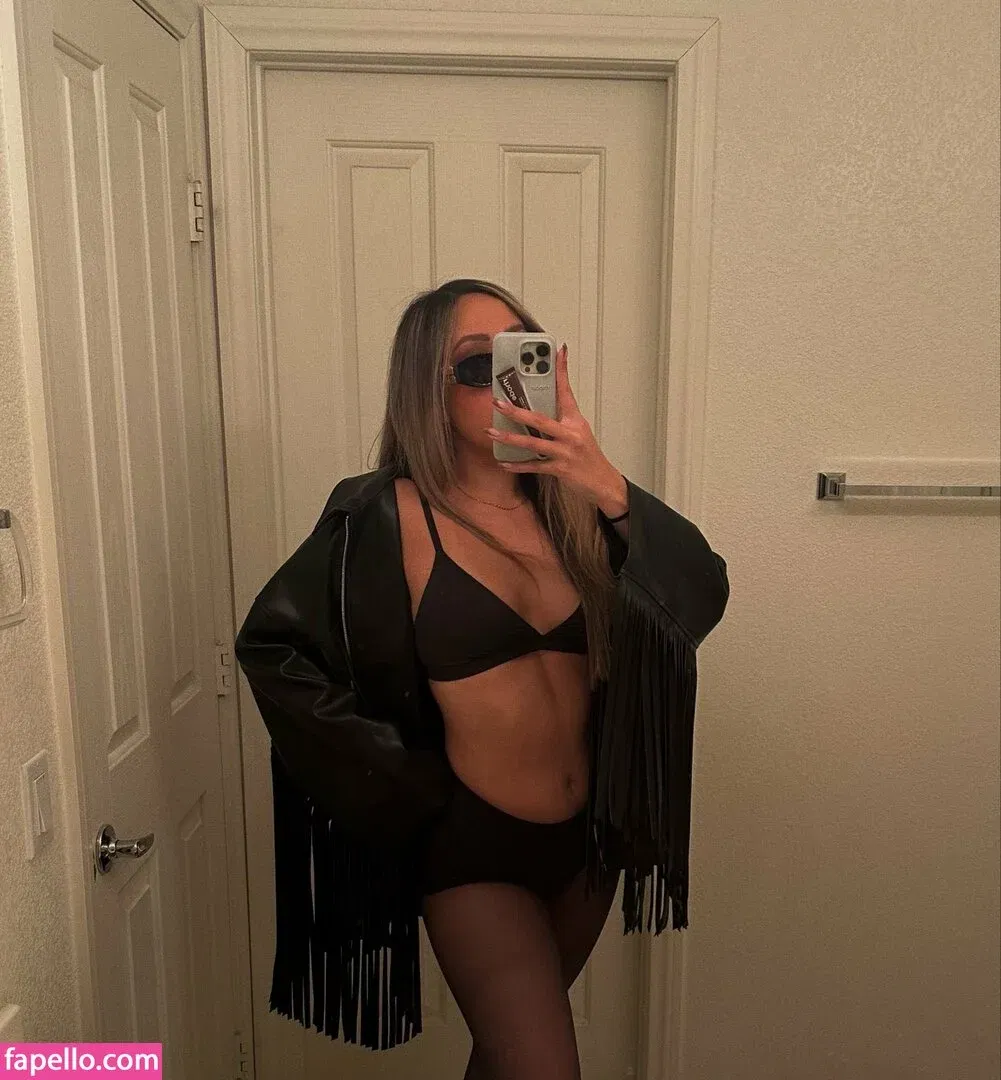 maybexmars Onlyfans Photo Gallery 