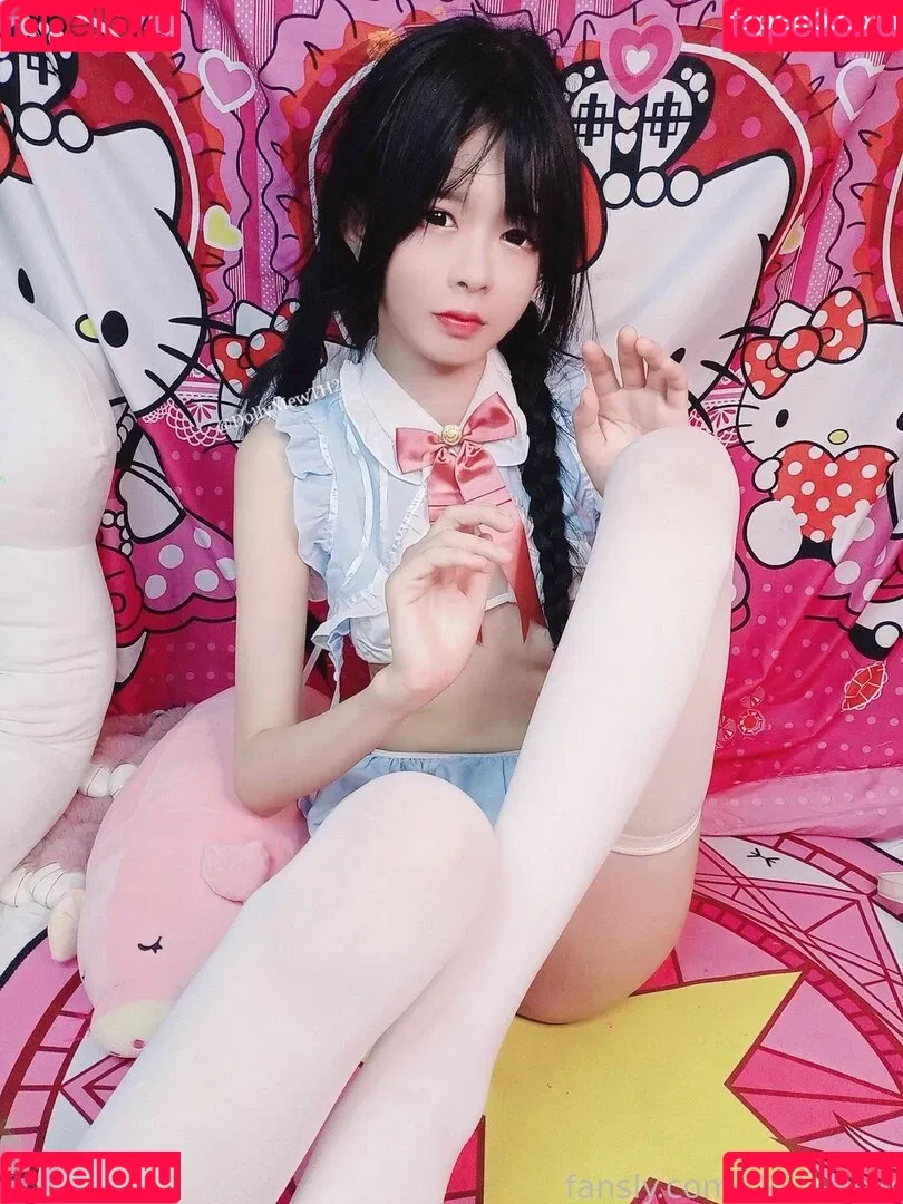 DollyMew Onlyfans Photo Gallery 