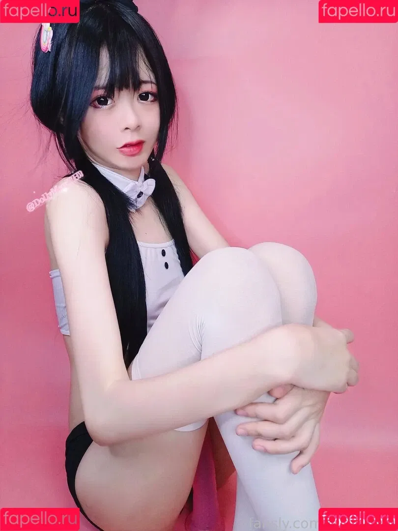 DollyMew Onlyfans Photo Gallery 
