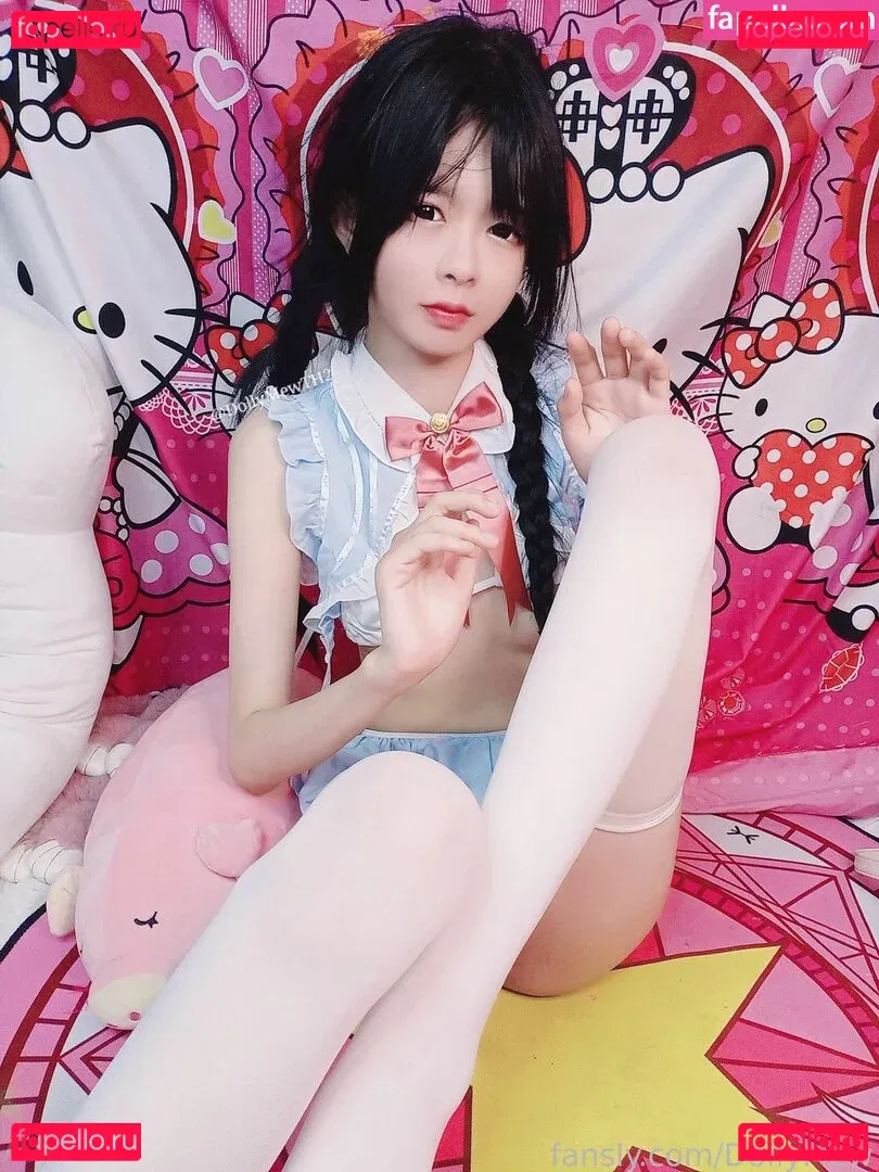 DollyMew Onlyfans Photo Gallery 