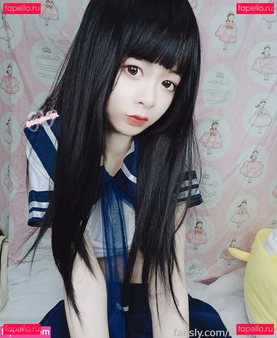 DollyMew Onlyfans Photo Gallery 