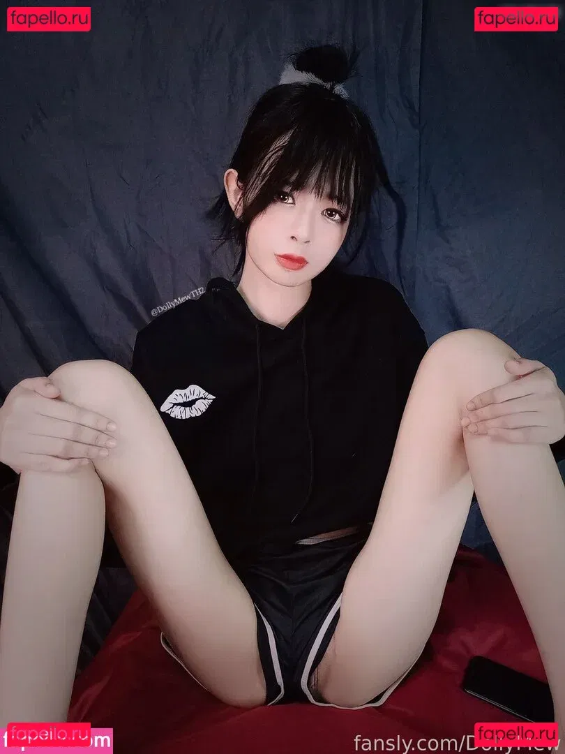 DollyMew Onlyfans Photo Gallery 
