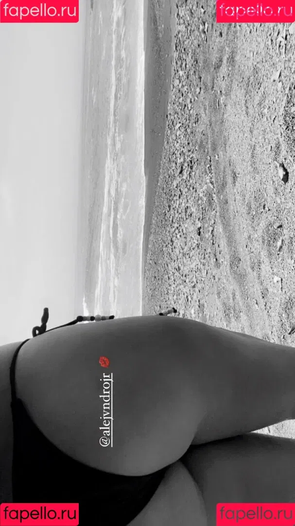 Itzel Lozano Onlyfans Photo Gallery 