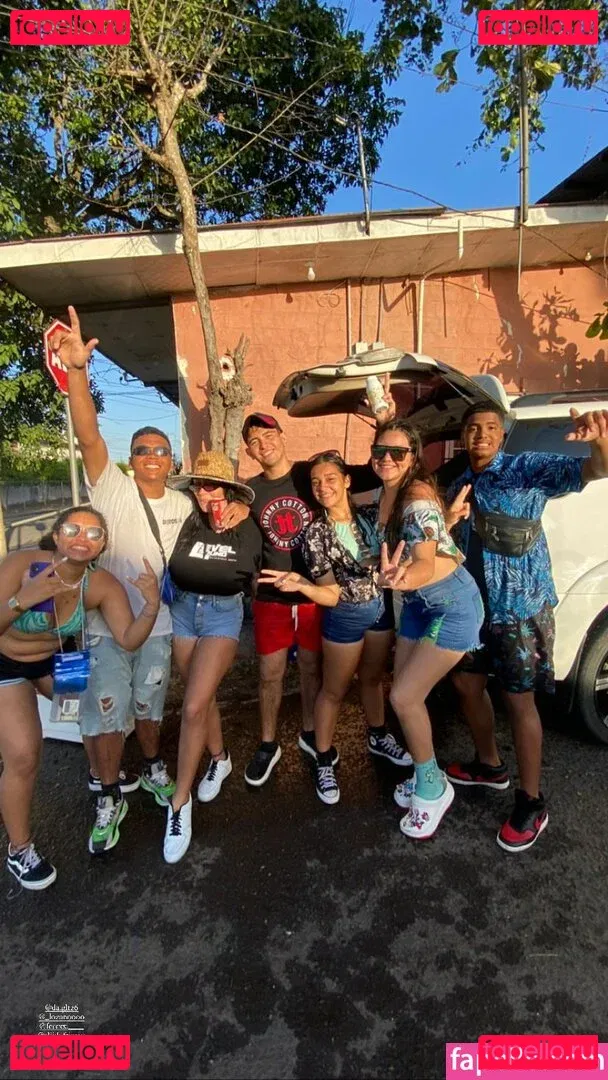 Itzel Lozano Onlyfans Photo Gallery 