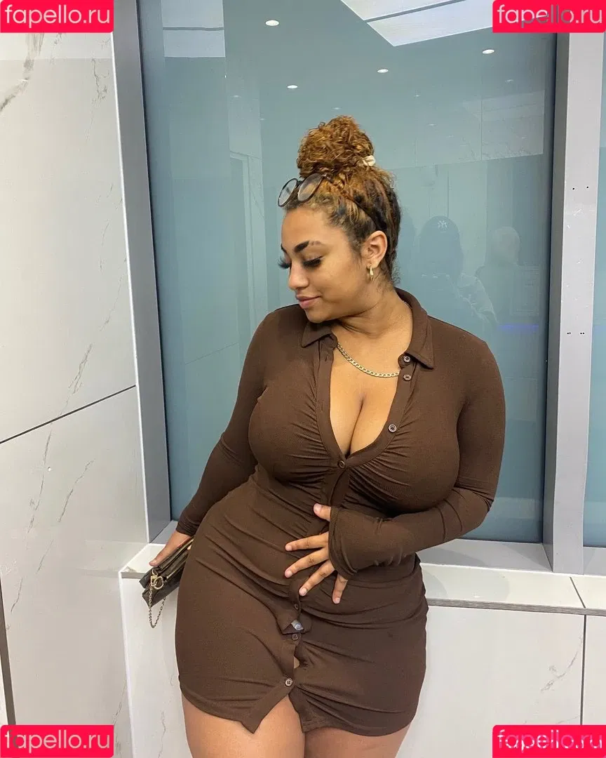 alicegomez.x Onlyfans Photo Gallery 
