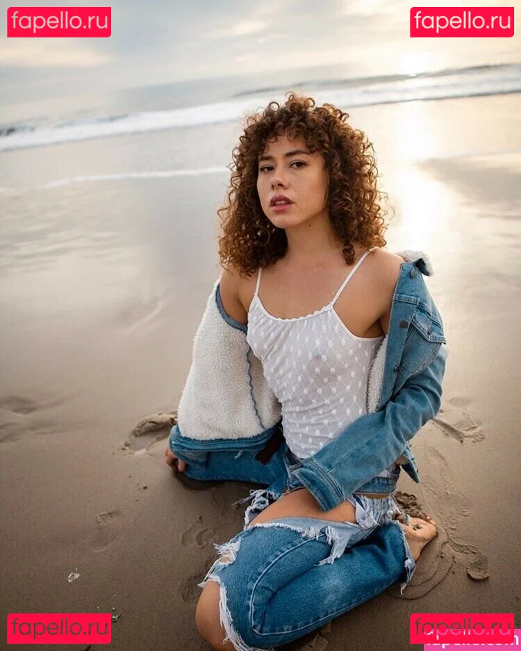 Dora Madison Burge Onlyfans Photo Gallery 