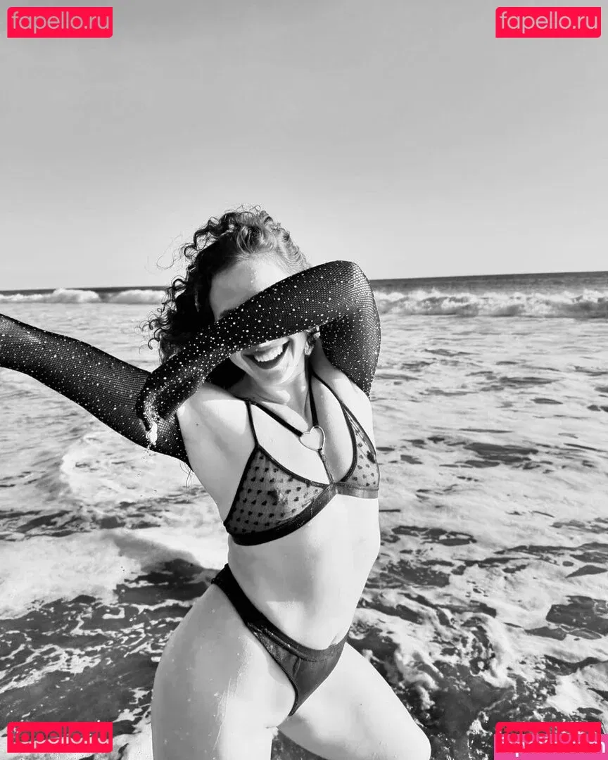 Dora Madison Burge Onlyfans Photo Gallery 