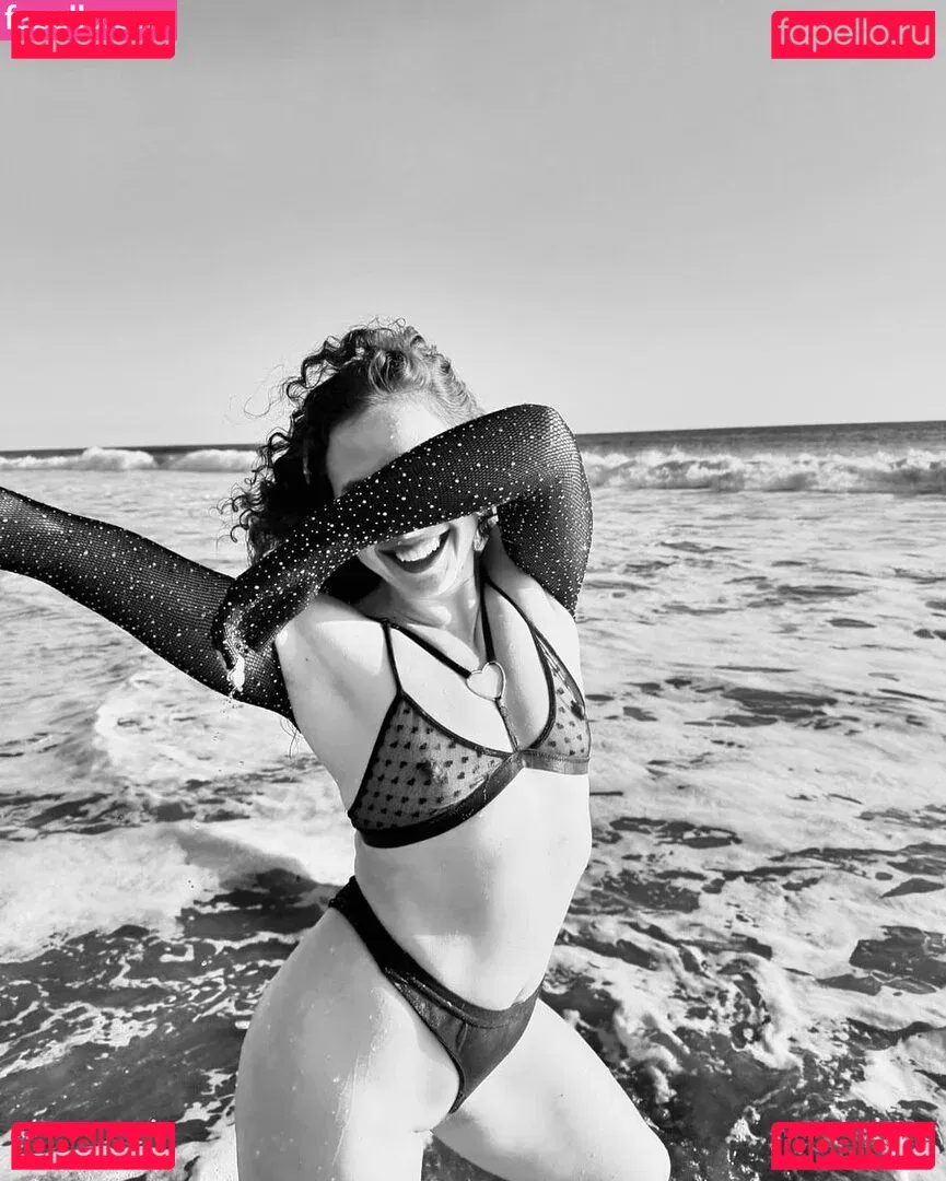 Dora Madison Burge Onlyfans Photo Gallery 