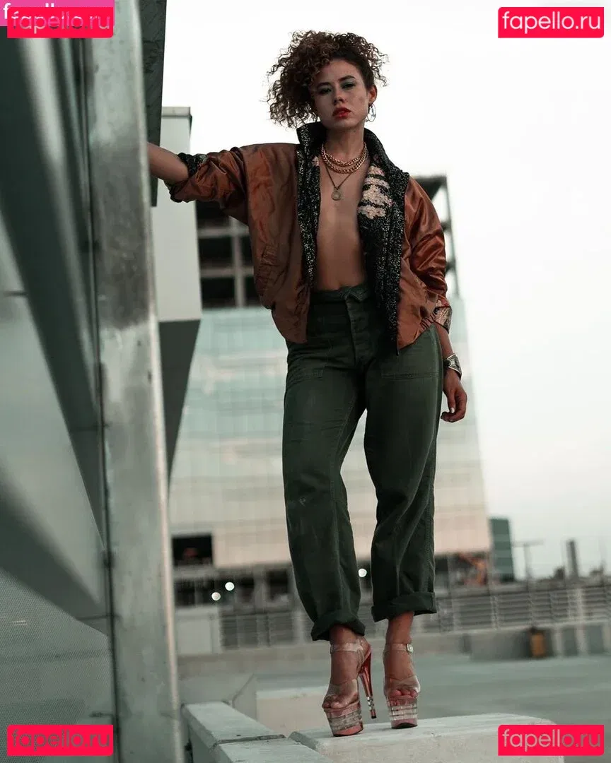 Dora Madison Burge Onlyfans Photo Gallery 