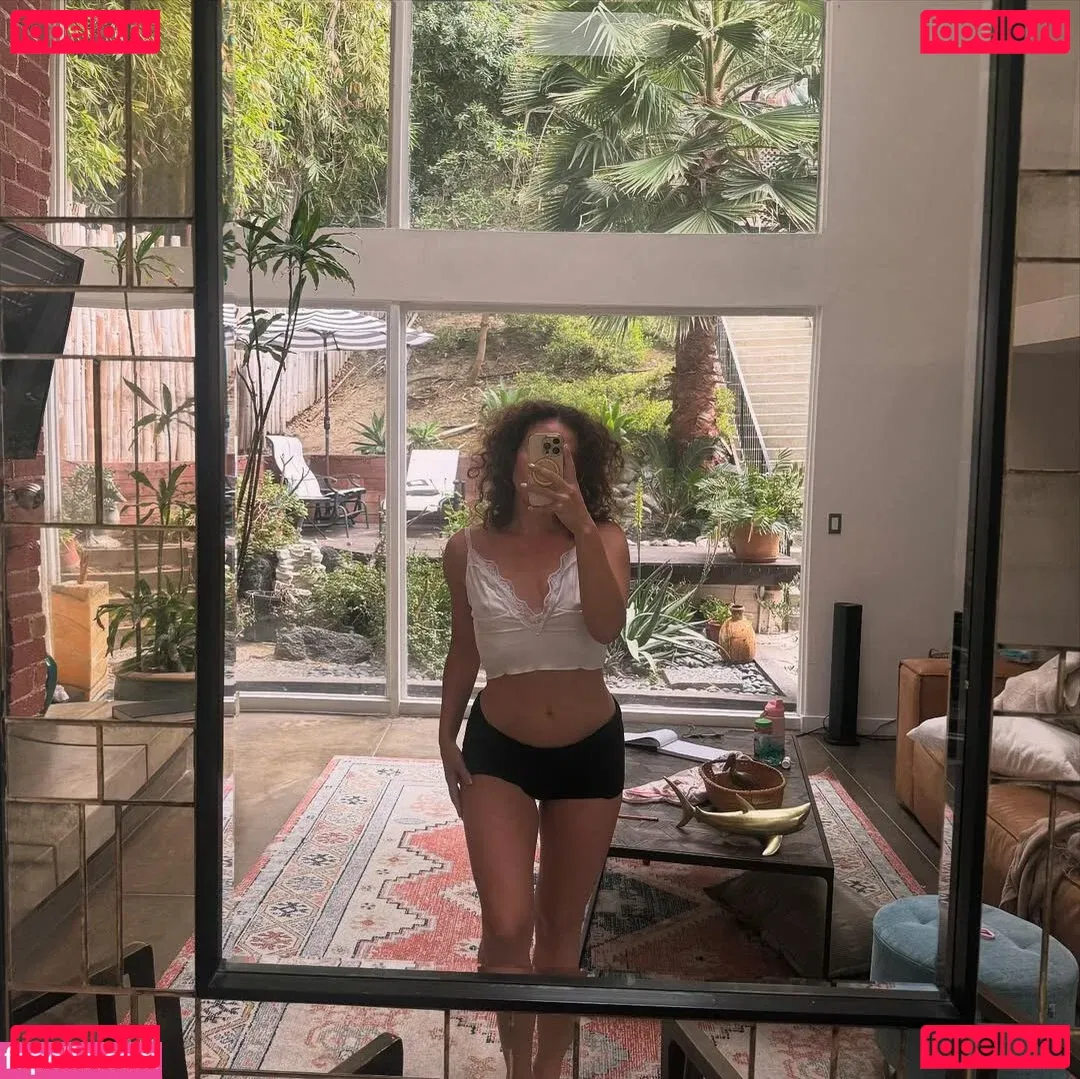 Dora Madison Burge Onlyfans Photo Gallery 