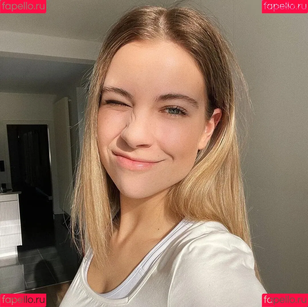 Melina Sophie Onlyfans Photo Gallery 
