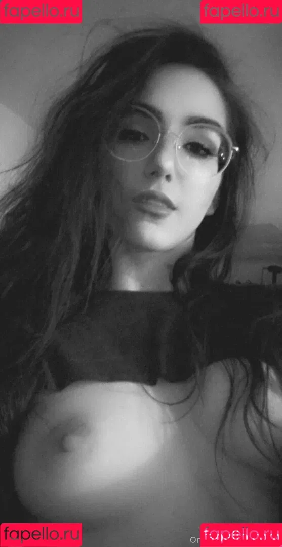 aevimari Onlyfans Photo Gallery 