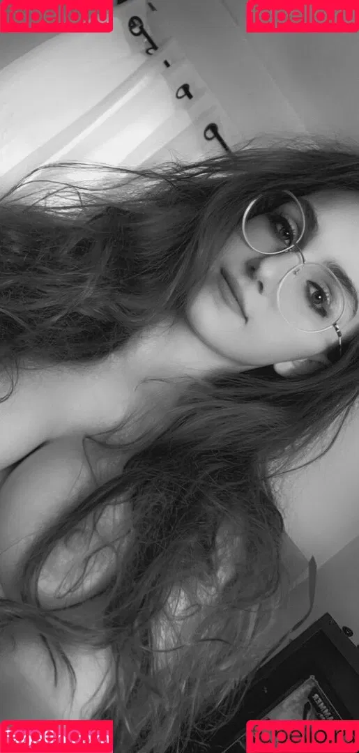 aevimari Onlyfans Photo Gallery 