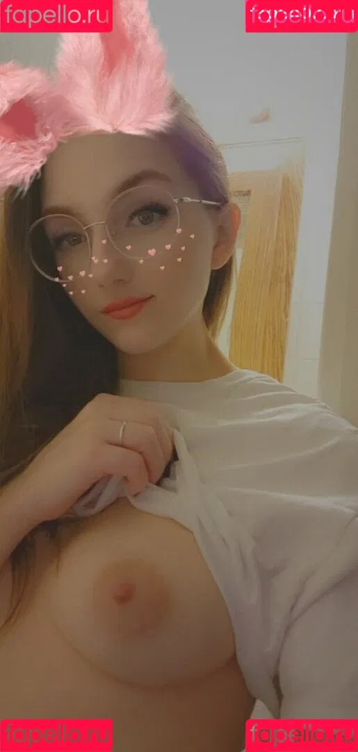 aevimari Onlyfans Photo Gallery 