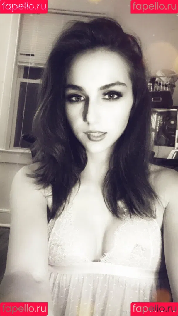 aevimari Onlyfans Photo Gallery 