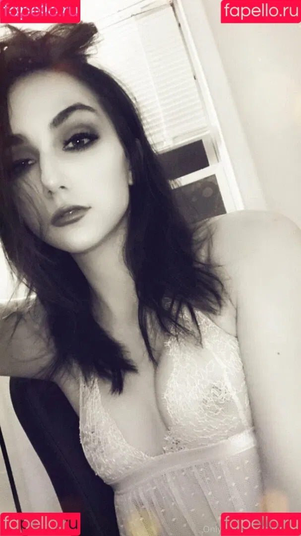 aevimari Onlyfans Photo Gallery 