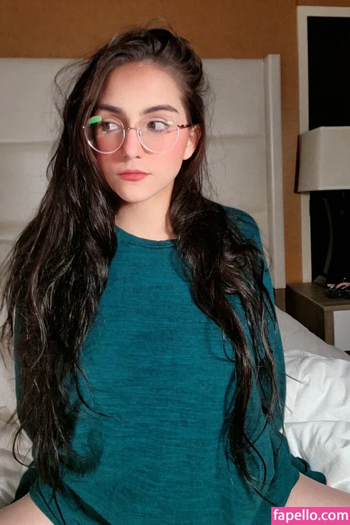 aevimari Onlyfans Photo Gallery 