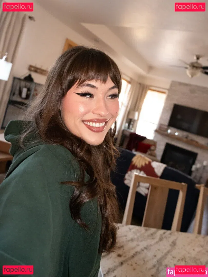 KissFromLo Onlyfans Photo Gallery 