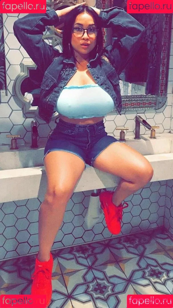 Lizzy Onlyfans Photo Gallery 