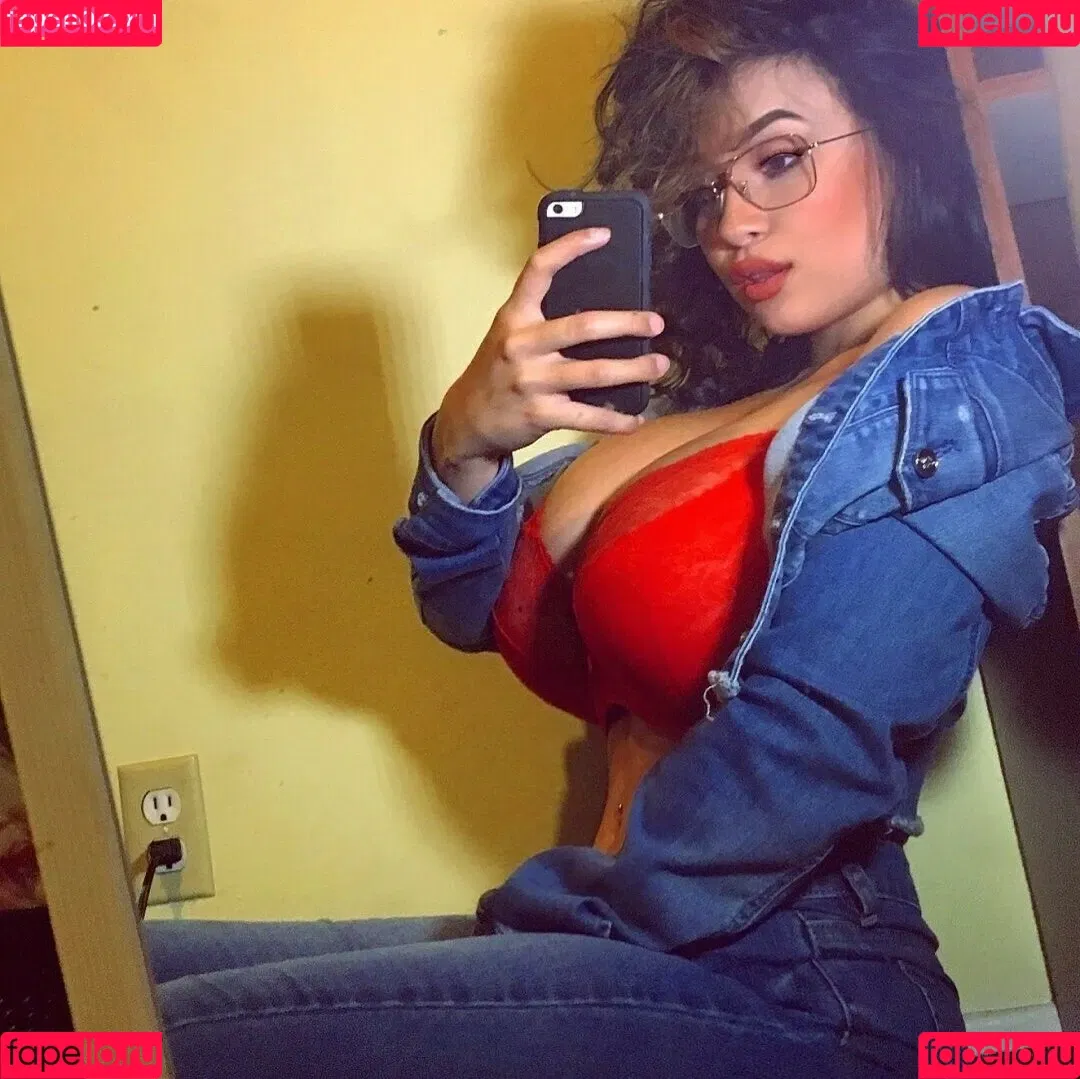 Lizzy Onlyfans Photo Gallery 