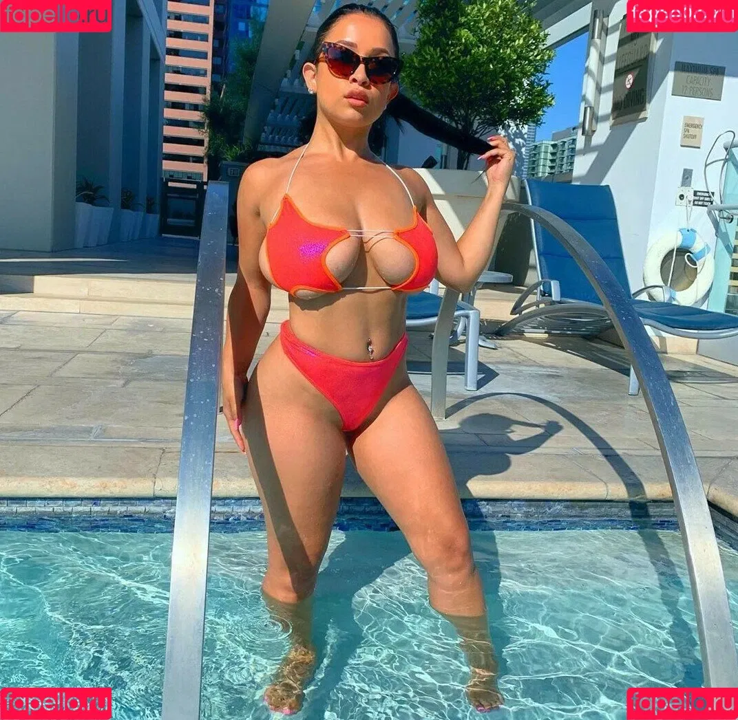 Lizzy Onlyfans Photo Gallery 