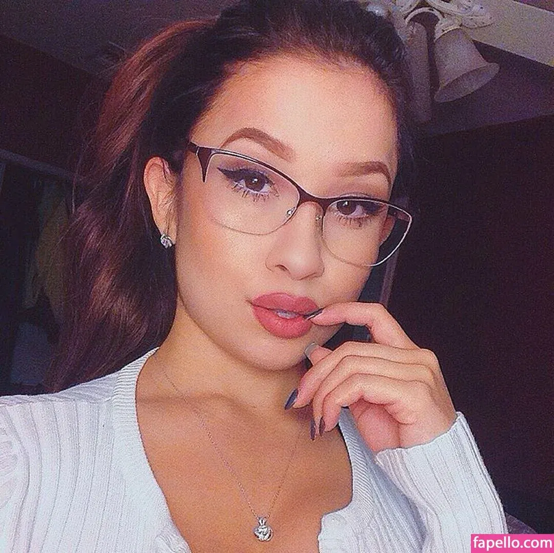 Lizzy Onlyfans Photo Gallery 