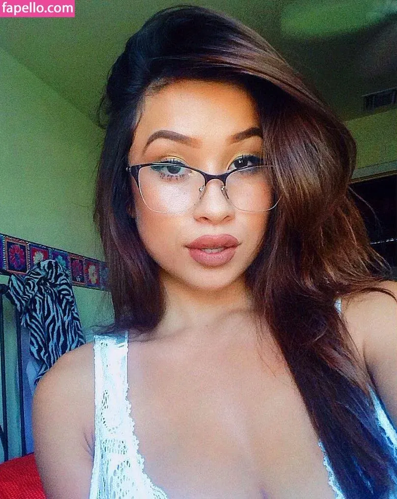 Lizzy Onlyfans Photo Gallery 