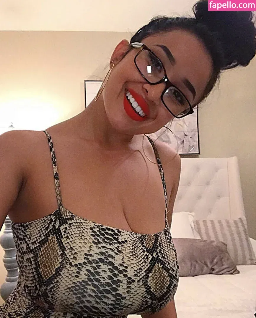 Lizzy Onlyfans Photo Gallery 