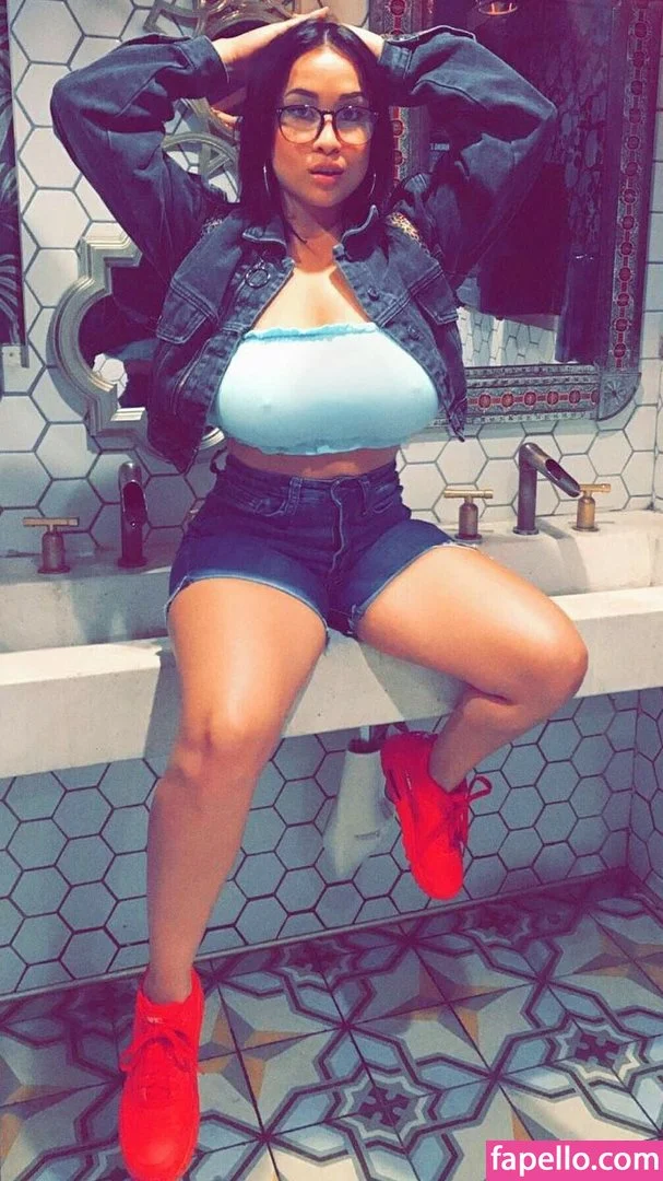 Lizzy Onlyfans Photo Gallery 