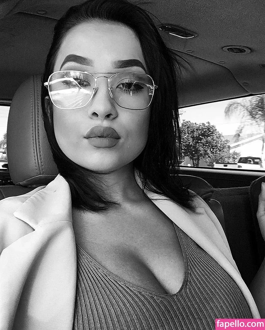 Lizzy Onlyfans Photo Gallery 