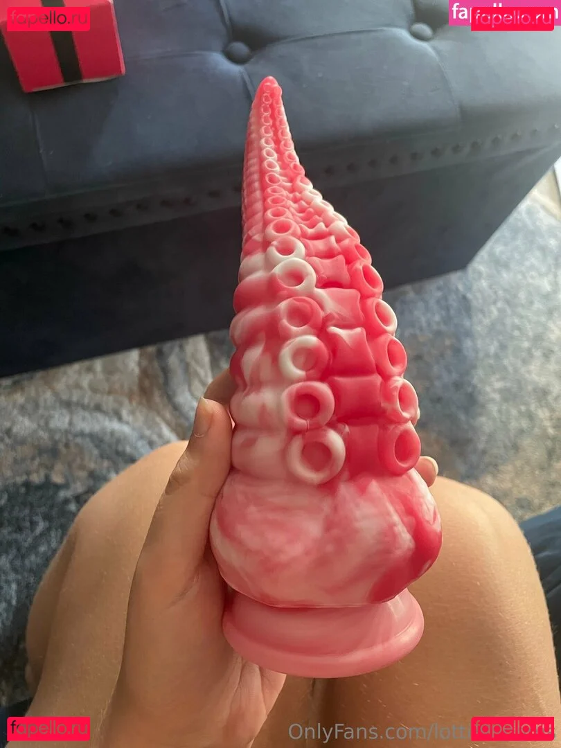 LottieBlooms Onlyfans Photo Gallery 