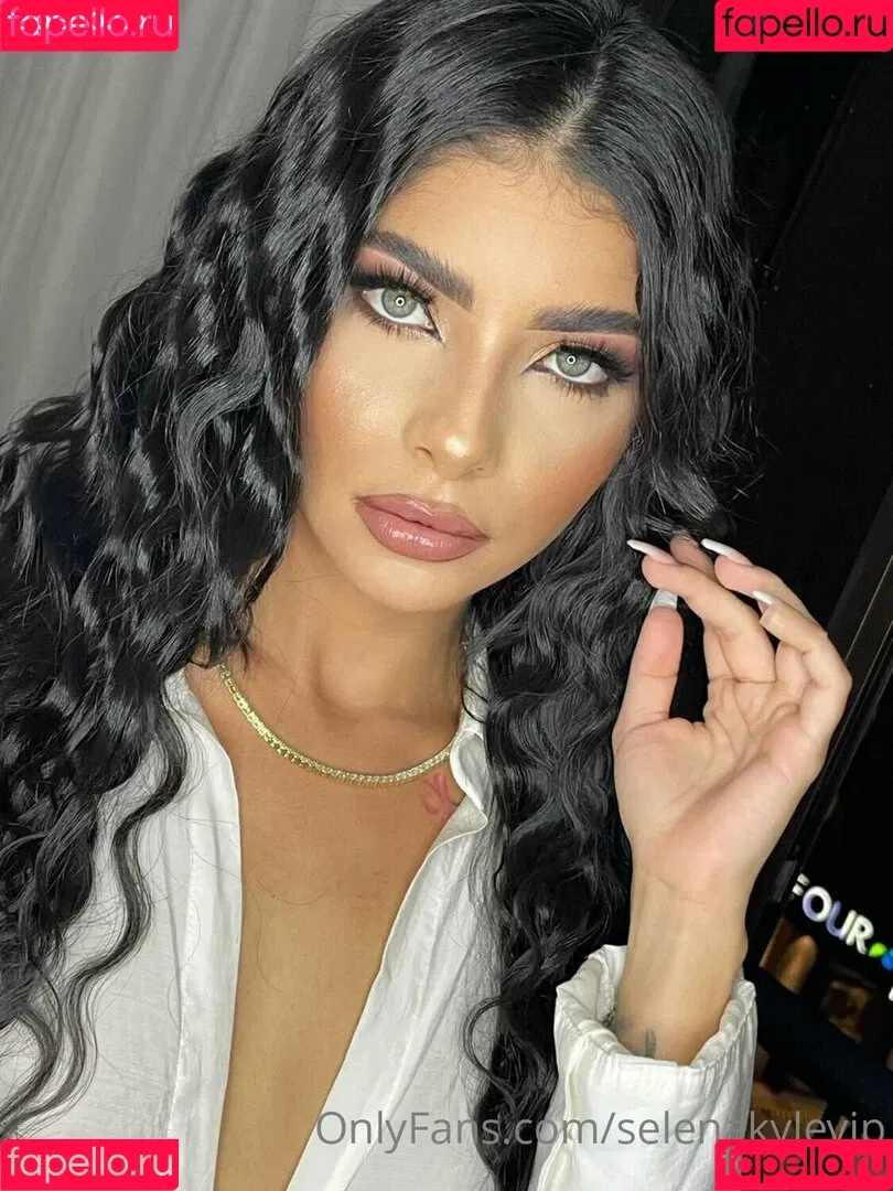 Selena Kyle Onlyfans Photo Gallery 