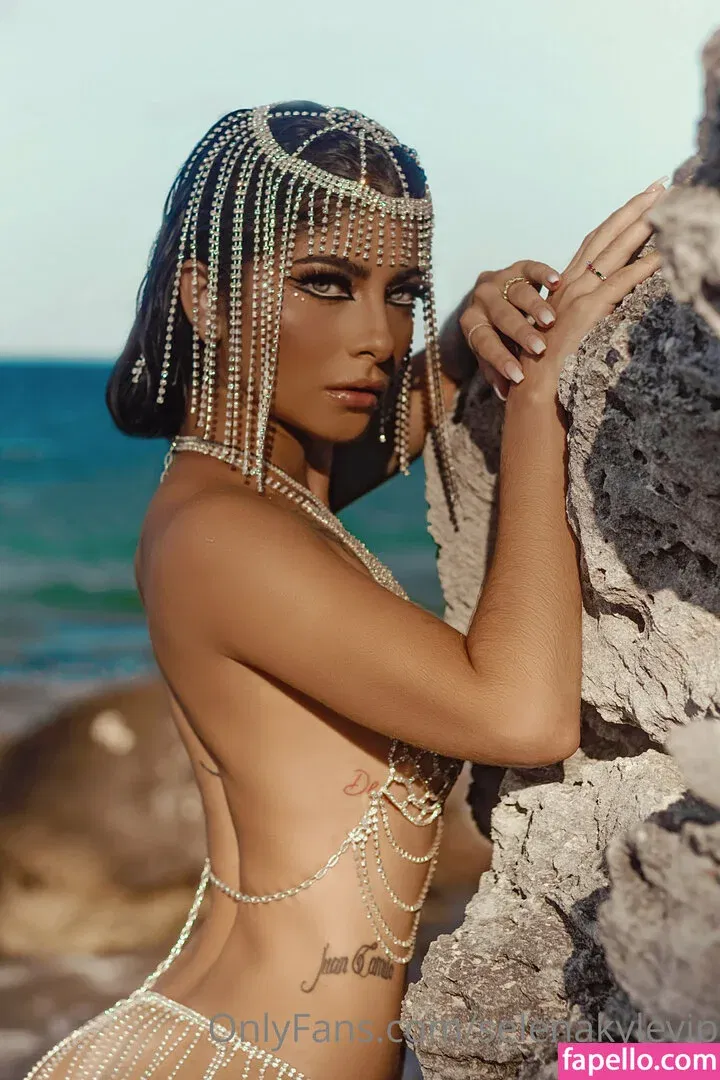 Selena Kyle Onlyfans Photo Gallery 