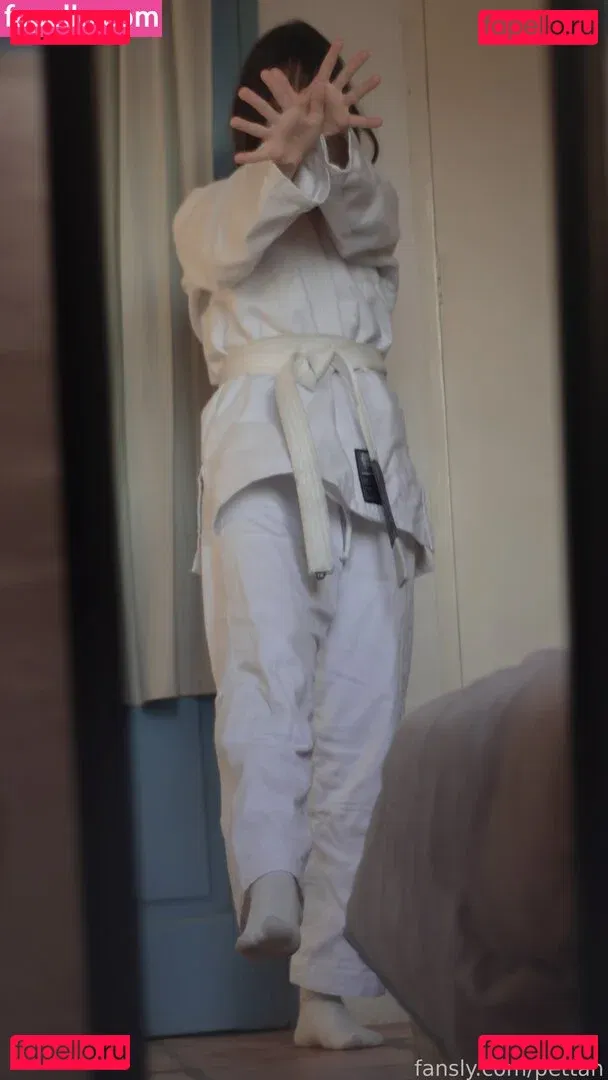 pettan Onlyfans Photo Gallery 