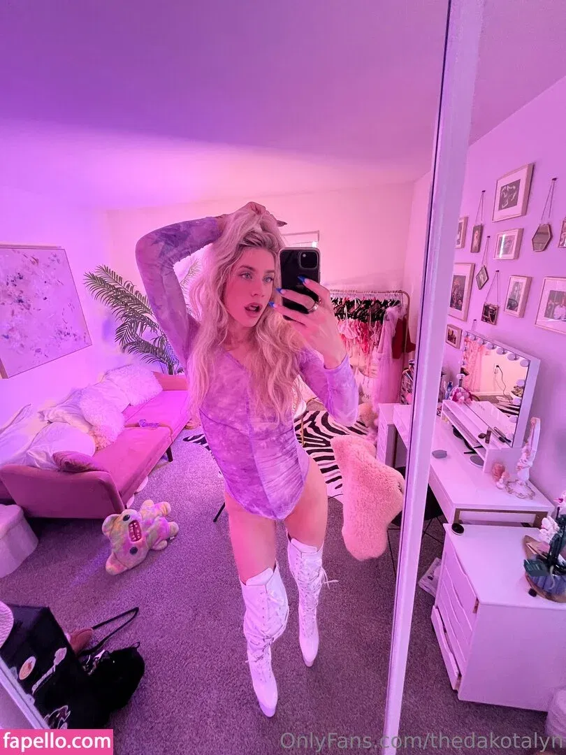 thedakotalyn Onlyfans Photo Gallery 