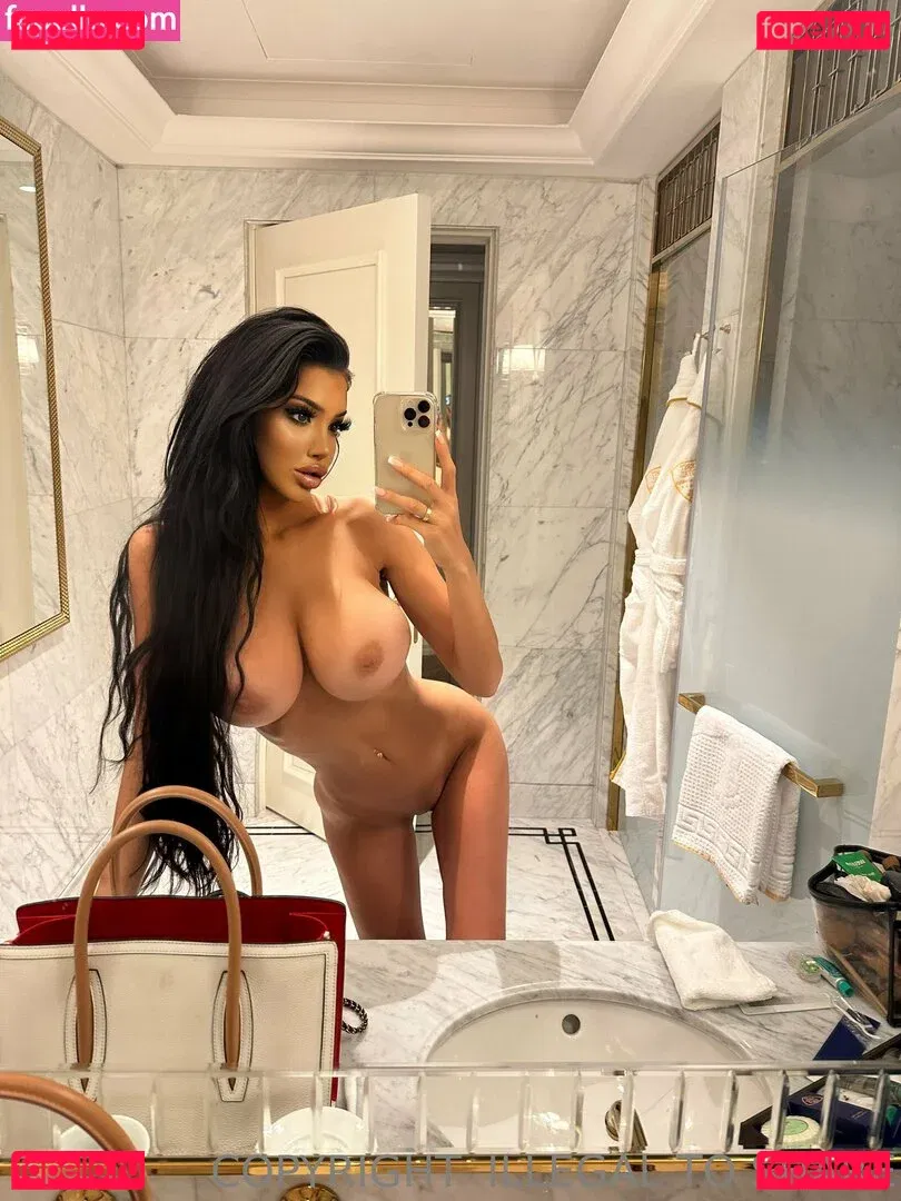 chloekhan Onlyfans Photo Gallery 