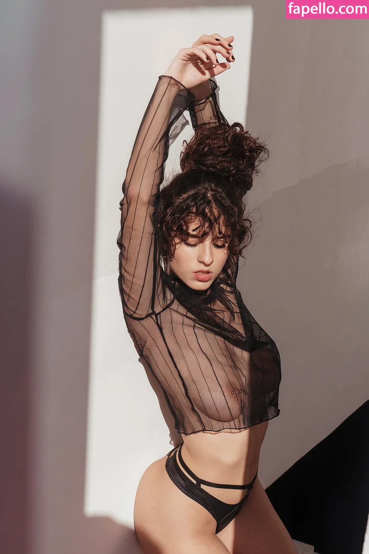 Musa Eterea Onlyfans Photo Gallery 