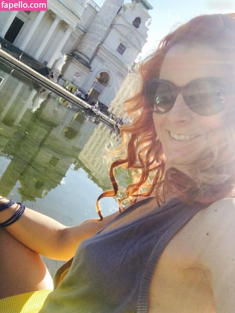 Vienna Love Onlyfans Photo Gallery 