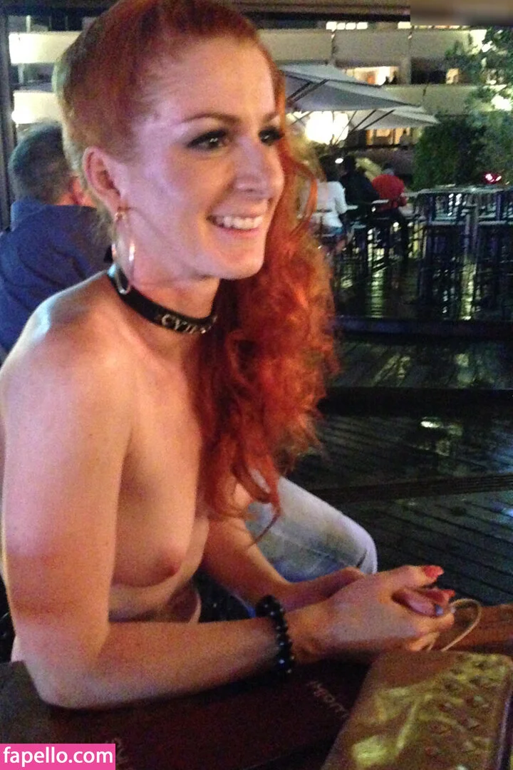 Vienna Love Onlyfans Photo Gallery 