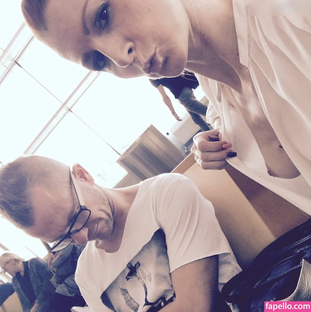 Vienna Love Onlyfans Photo Gallery 