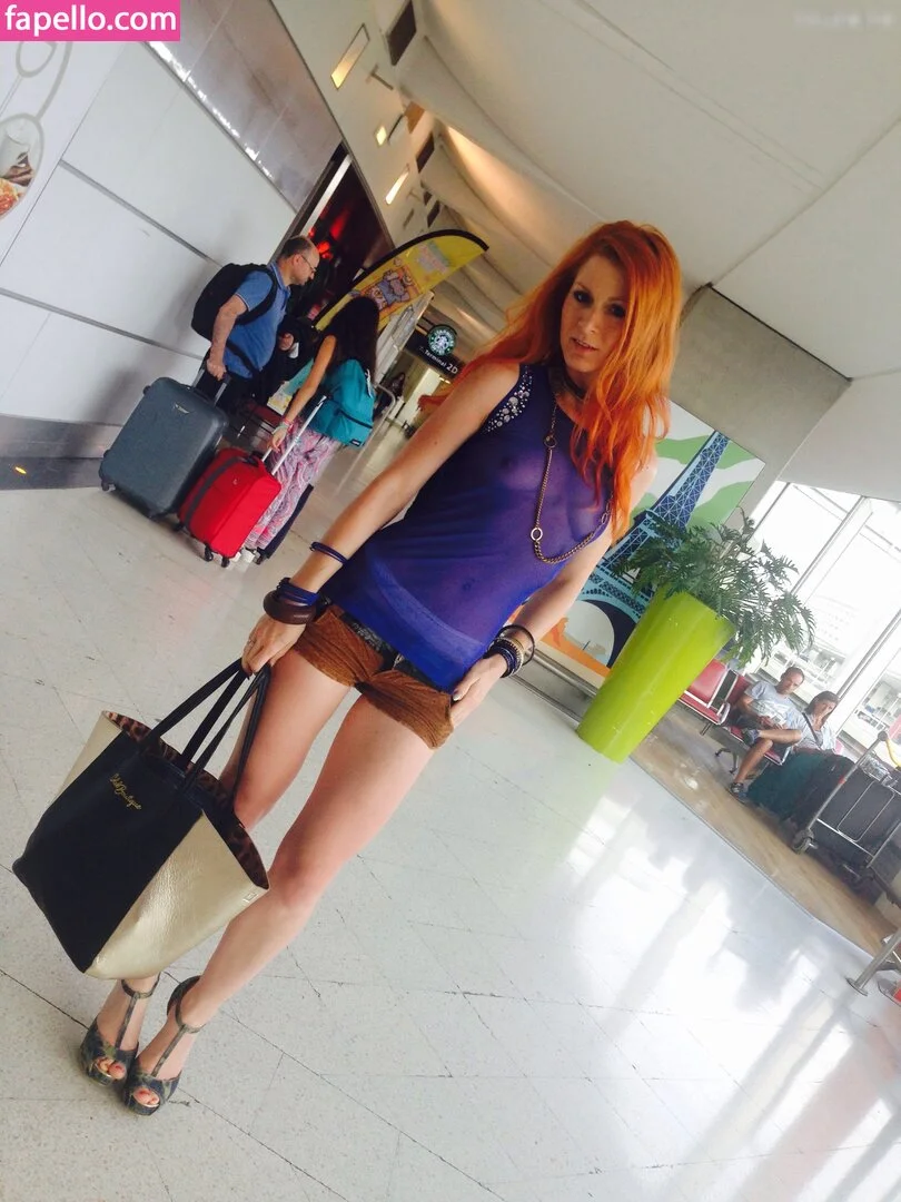 Vienna Love Onlyfans Photo Gallery 