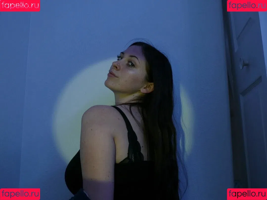 Lily P Onlyfans Photo Gallery 