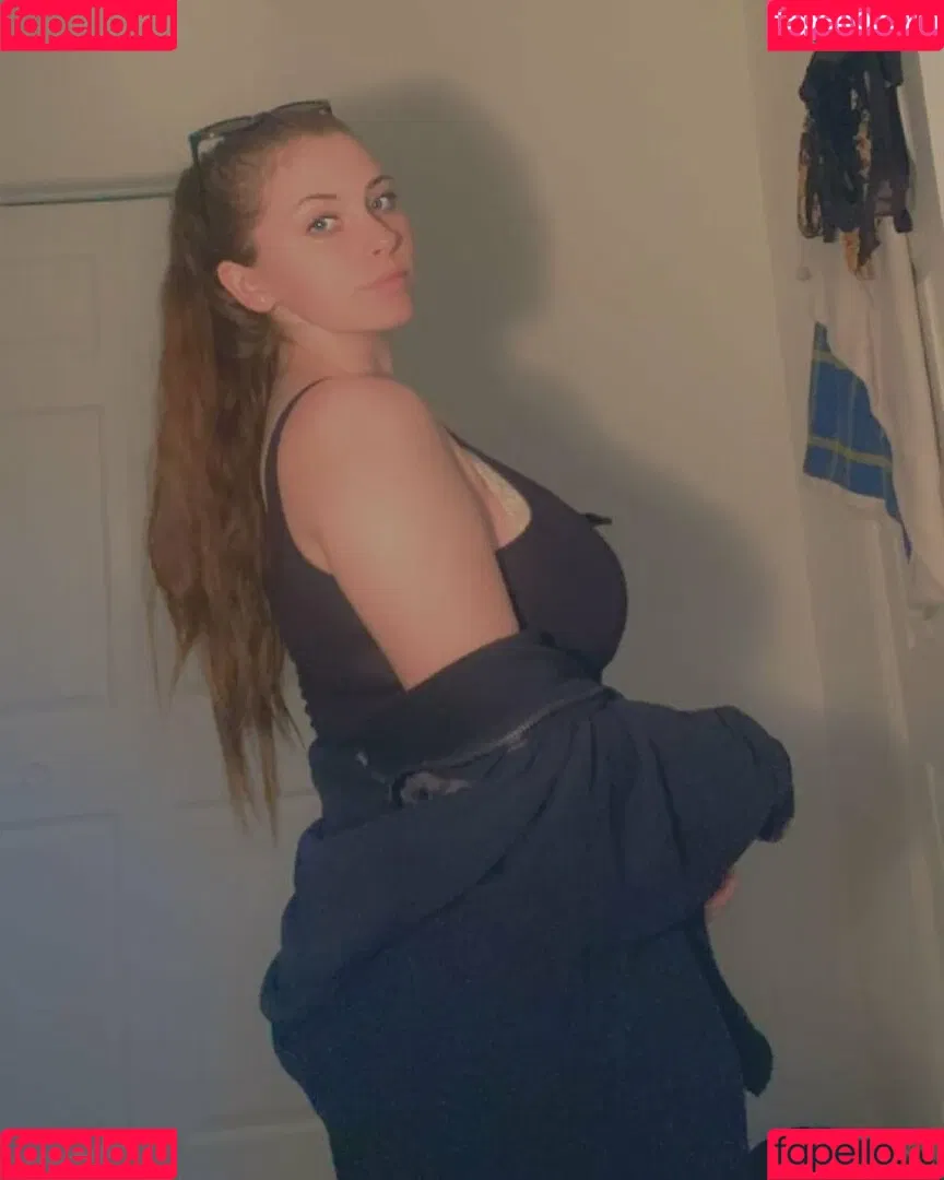 Lily P Onlyfans Photo Gallery 