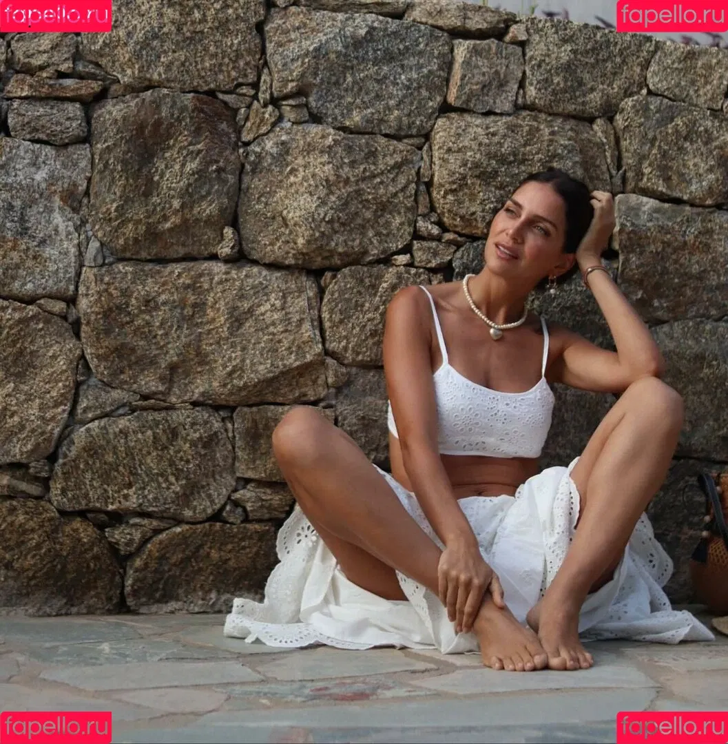 Zaira Nara Onlyfans Photo Gallery 