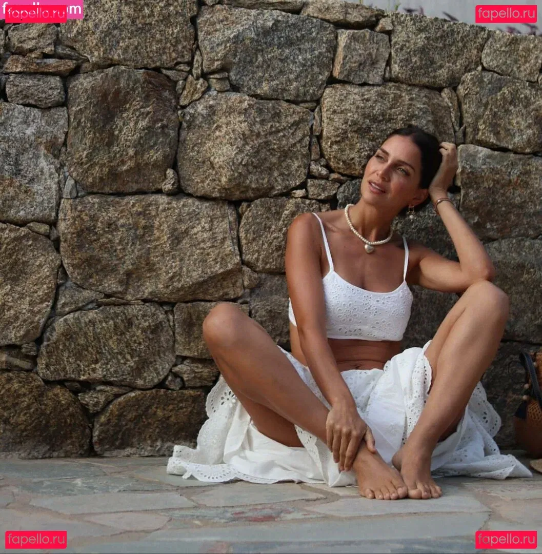 Zaira Nara Onlyfans Photo Gallery 